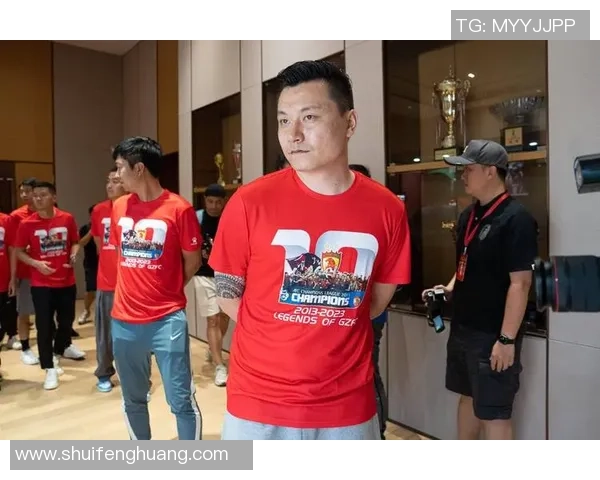 广州足球队以82分稳居精英赛积分榜首位展现强大实力